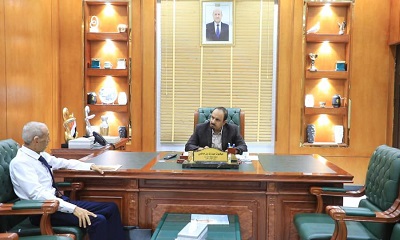 محافظ حضرموت يلتقي مدير عام دوعن ويبحث أوضاع المديرية وسبل تحسين خدمة الكهرباء