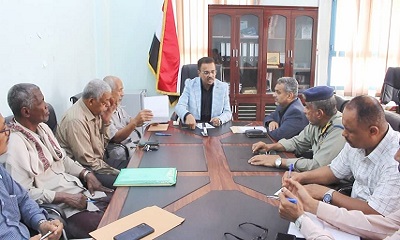 الأمين العام لمحلي حضرموت يرأس لقاءً لمناقشة تنظيم أوضاع العمالة الأجنبية بالمحافظة