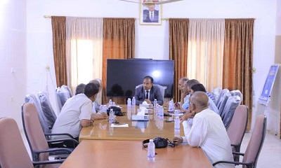 الوكيل العامري يطّلع على أعمال لجنة تصفية مشروع الصرف الصحي بسيئون وتريم ويشيد بجهودها 