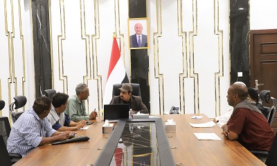محافظ حضرموت يلتقي وفداً من أبناء مديرية غيل باوزير ويؤكد دعم المشاريع التنموية بالمديرية