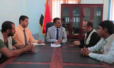 الأمين العام لمحلي حضرموت يرعى توقّيع عقد مشروع تمديد شبكة مياه بمنطقتي تبالة والمشرافة بمديرية الشحر بتمويل صندوق التمويل الإنساني YHF