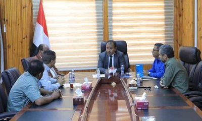 الوكيل العامري يطلع على سير العمل بمؤسسة الاتصالات وخطوات تطوير البنية التحتية لها بمديريات وادي وصحراء حضرموت