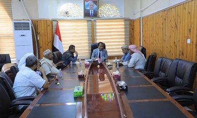 الوكيل العامري يلتقي بعُقال حارات حي القرن واللجنة المجتمعية ويُشيد بجهودهم في خدمة المجتمع 