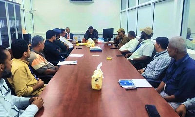 رئيس هيئة الطيران المدني يتفقد سير عمل مطار الريان بالمكلا