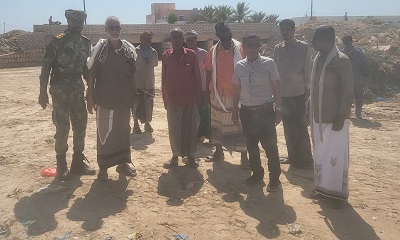 مدير عام مديرية الشحر يوجه بإزالة العشوائيات وتوسعة المدخل الغربي لمدينة الحامي