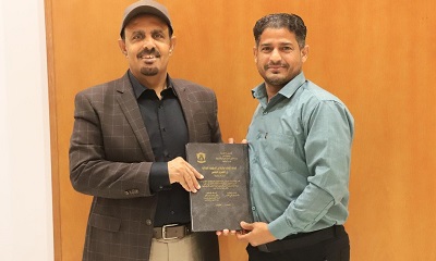 محافظ حضرموت يتسلم رسالة ماجستير مهمة تدعو لسد القصور القانوني في التعامل مع “العاهة العقلية وأثرها على المسؤولية الجنائية” في اليمن