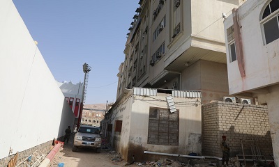 محافظ حضرموت يوجّه بإزالة العوائق العشوائية خلف مشفى حضرموت وسرعة إنجاز سفلتة الشارع المحاذي لسور منشأة نادي الشعب