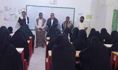 مدير عام محو الأمية وتعليم الكبار بوادي وصحراء حضرموت يدشن الامتحانات النصفية لصفوف محو الأمية بالوادي والصحراء للعام الدراسي 2025/2026م