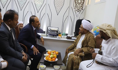 محافظ حضرموت يزور العلامة الحبيب عمر بن حفيظ ويُشيد بدوره الكبير في نشر الفكر الوسطي المعتدل