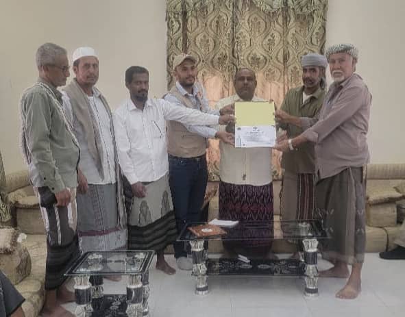 العمودي والصاري يناقشان احتياجات الخدمات الصحية بمديرية زمخ ومنوخ الصحراوية 