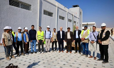 محافظ حضرموت والسفير الألماني يتفقدان مشروع تأهيل المخازن المركزية للأدوية