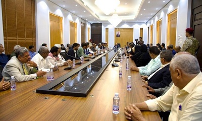 محافظ حضرموت يرأس اجتماعًا استثنائيًا للمكتب التنفيذي بالمحافظة 