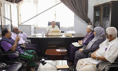 فريق الرقابة والتوجيه الرئاسي يلتقي المدير العام لجمارك ميناء المكلا 