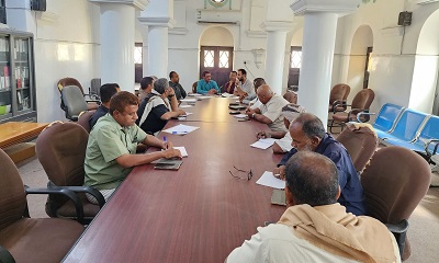 مدير عام مديرية تريم يلتقي منظمة صُنّاع النهضة واللجان المجتمعية لرفع احتياجات المديرية