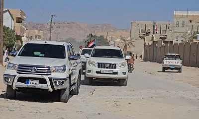 الزبيدي يزور الشيخ يحيى ابن علي الحجوري ويؤكد وحدة الصف في مواجهة الحوثي وترسيخ التعايش