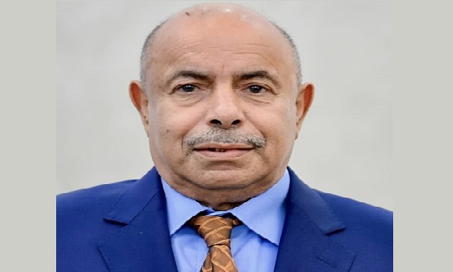 المحافظ الخنبشي يوجه بالتحقيق في خصومات رواتب التربويين ويؤكد: “استقرار العملية التعليمية أولوية قصوى”​