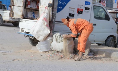 استمرارية رفع المخلفات بمديرية شبام – حضرموت