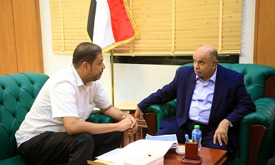 محافظ حضرموت يطلع على تجهيزات مستشفى المدينة الخيري قبيل افتتاحه