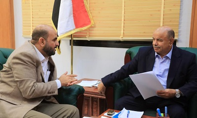 محافظ حضرموت يناقش أوضاع هيئة الشئون البحرية بالمكلا ويشيد برسالة الدكتور نبيل بن عيفان