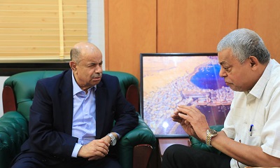 محافظ حضرموت يطلع على جهود تطوير الخدمات الصحية وتدريب الكوادر الطبية بالمحافظة