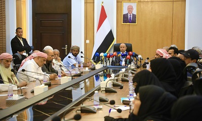 عضو مجلس القيادة الرئاسي محافظ حضرموت يعقد لقاءً موسعًا مع الأحزاب والمكونات السياسية وممثلي مكونات المجتمع