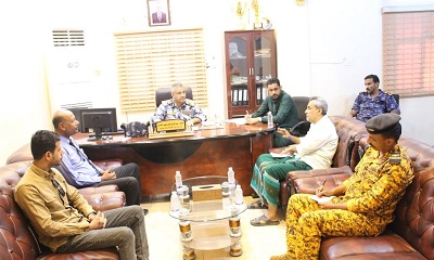المدير العام للأمن والشرطة يناقش مع مدير عام مديرية المكلا قضايا السلم المجتمعي وتعزيز الاستقرار بالمدينة