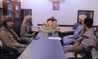 مدير عام شبام يلتقي مجلس شباب قبيلة آل جابر بوادي بن علي ويوجه باستهداف تدخلات وحدة النظافة في وادي بن علي