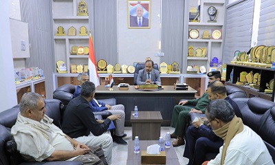 الوكيل العامري يبحث آليات تعزيز التنسيق الأمني لتأمين تحركات موظفي الأمم المتحدة والمنظمات الدولية إلى وادي حضرموت