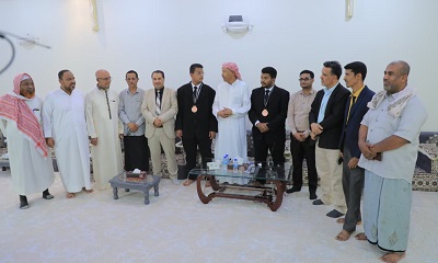 الوكيل بارباع يستقبل مخترعي حضرموت الحاصلين على برونزيتين في معرض الكويت الدولي للاختراعات