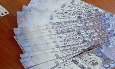 البحث الجنائي بوادي حضرموت يطيح بعصابة تزييف عملة ويضبط بحوزتهم 27 ألف ريال سعودي مزور