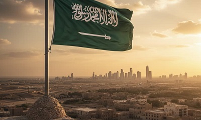 عضو مجلس القيادة الرئاسي محافظ حضرموت يهنئ القيادة السعودية بمناسبة يوم التأسيس