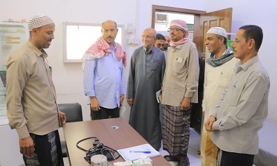 الوكيل بارباع يدشن مشروع العيادات الرمضانية المجانية لشهر رمضان بحي السحيل مديرية سيئون
