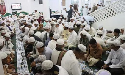 جلسات ذكر ووعظ ودعاء وأناشيد دينية في ختم رباط العلم الشريف ومسجد الرياض بسيئون ليلة 19 مضان