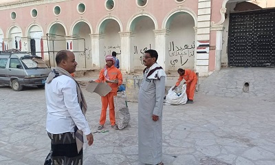 مدير عام مديرية تريم يتفقد أعمال وحدة النظافة والتحسين بالمديرية