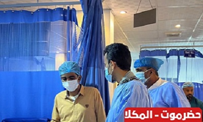الوكيل الجيلاني يزور العميد المتقاعد عمر بادحيدوح المرشدي للاطمئنان على صحته
