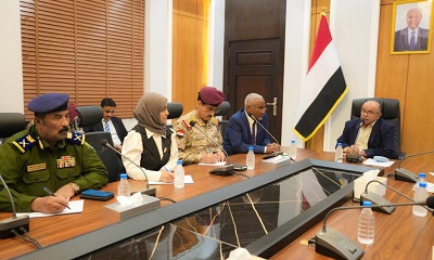 عضو مجلس القيادة محافظ حضرموت يترأس اجتماعاً استثنائياً للمكتب التنفيذي بحضور حكومي رفيع