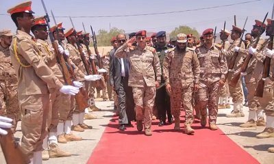 وزير الدفاع يطلع على جاهزية المنطقة العسكرية الأولى