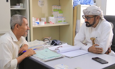 فلهوم يؤكد دعم السلطة المحلية للقطاع الصحي خلال اطلاعه على خدمات الوحدة الصحية بالحاوي