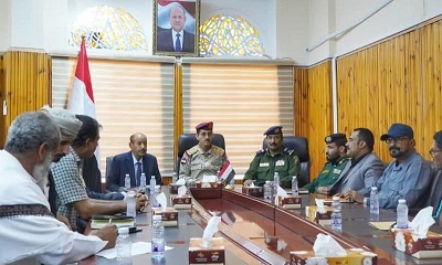 وزير الدفاع يترأس اجتماعاً أمنياً بسيئون لتعزيز التنسيق والتكامل بين الأجهزة الأمنية والعسكرية