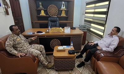 مدير مكتب الشركة اليمنية للغاز بحضرموت يلتقي قائد خفر السواحل لبحث تعزيز التنسيق المشترك وتنظيم صرف أسطوانات الغاز للبحارة