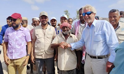 وفد حكومي وهولندي ومن منظمة الفاو يطلعون على المشاريع الزراعية والمائية بمديرية حجر