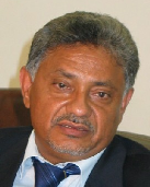 وزير الصناعة : القانون يحكم الاستثمار المحدود و المشاريع العملاقة تخضع لاتفاقيات خاصة