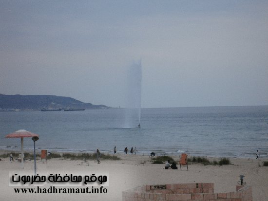 شاطئ المكلا قبيل الغروب