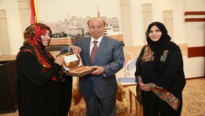 رئيس الجمهورية يشيد بمبادرة كرمان ويؤكد اهمية إخراج اليمن من الازمة وإنجاح الحوار