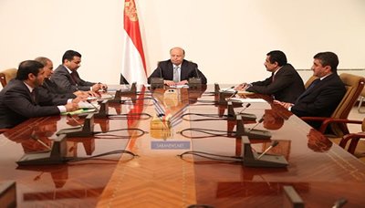 رئيس الجمهورية يرأس اجتماع لقيادات وزارة النفط والمعادن