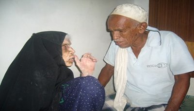 معمرة يمنية تبلغ من العمر 120 عاماً تعيش حياة طبيعية وبصحة جيدة بسيئون