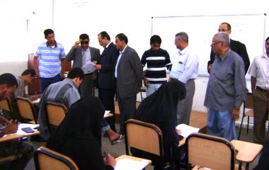الوكيل المنهالي يتفقد سير اختبارات كلية المجتمع بسيئون