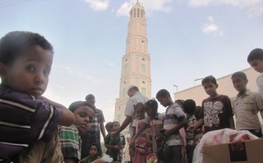 ختائم ليلة 23 رمضان بسيئون عودة المفرقعات لتعكر فرحة الاطفال