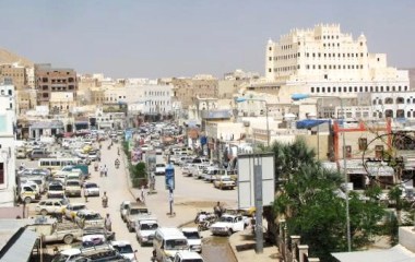 بن شرمان يلتقي بفريق التسهيل الميداني لمشروع تعزيز السلام ودعم المرحلة الانتقالية بوادي حضرموت