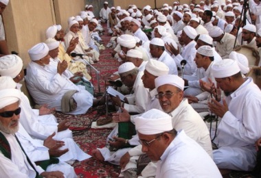 مدينة سيئون تشهد إحياء الحولية السنوية لقراءة المولد النبوي للشمائل المحمدية للأمام الداعية / حسين بن عبدالله بن حسن عيديد